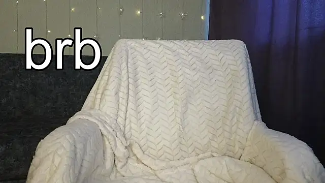 Emily  Mooree online show from January 13, 6:19 am