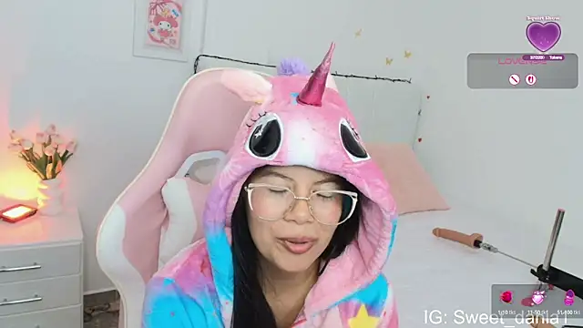 Snapshot of sweet_dania_ chatting on September 17, 9:40 am sweet dania online show from September 17, 9:40 am