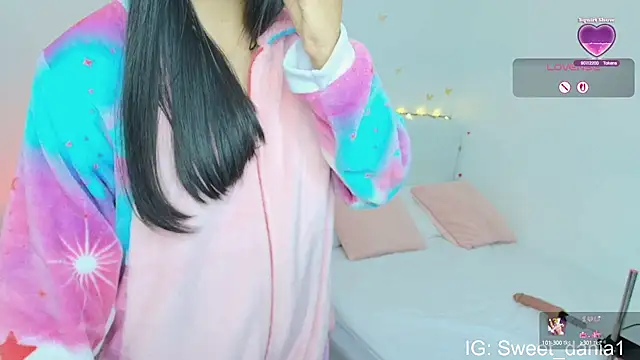 Snapshot of sweet_dania_ chatting on September 21, 9:52 am sweet dania online show from September 21, 9:52 am