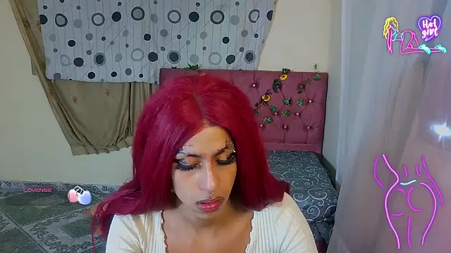 Naicollsxxx online show from May 5, 1:41 am