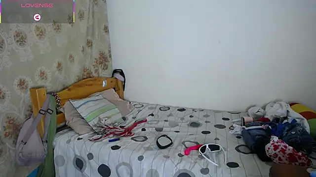 Naicollsxxx online show from January 18, 3:58 am