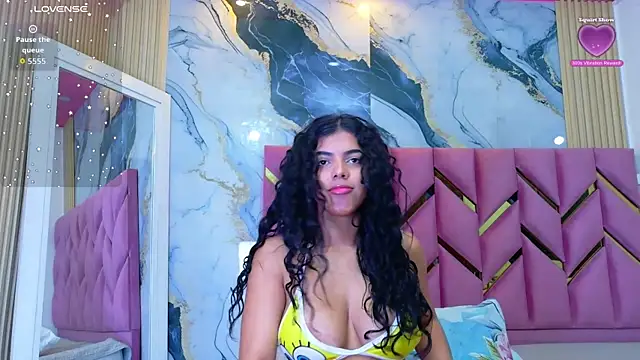 hotiergirl online show from June 17, 12:39 pm