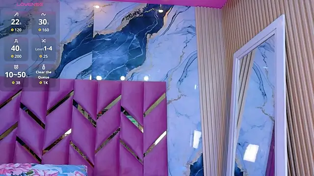 hotiergirl online show from December 17, 12:20 pm