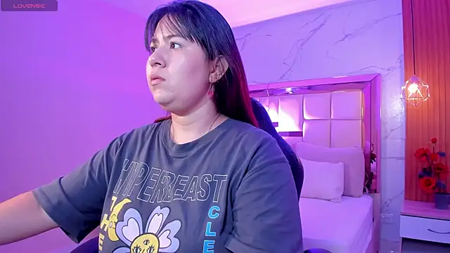 zoes milee online show from December 1, 11:14 am