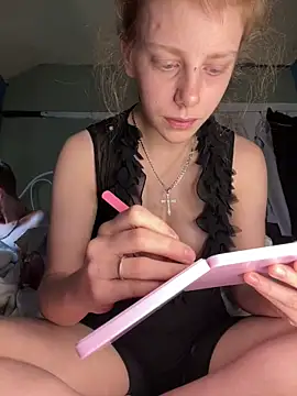 VioletxBlue online show from April 28, 12:31 pm