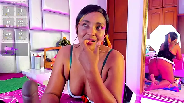 LovelyNickii online show from April 30, 5:40 pm