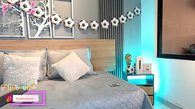 Elise-Leyton online show from June 27, 2:45 pm