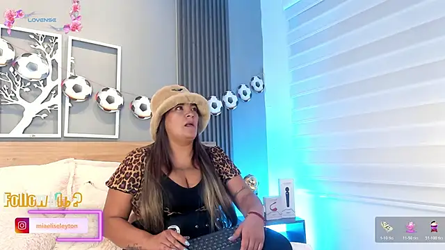 Elise-Leyton online show from June 20, 9:40 pm