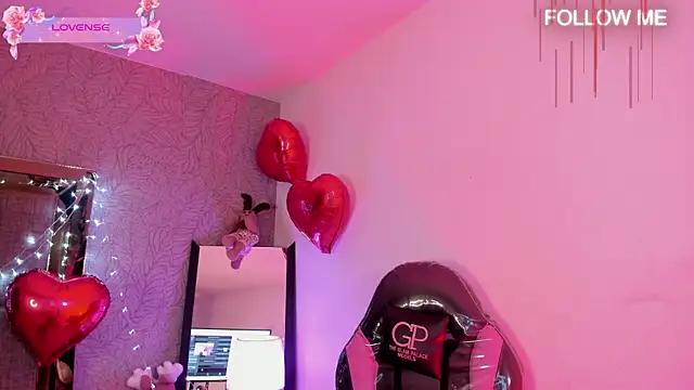 Elise-Leyton online show from February 19, 10:30 pm