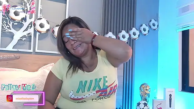 Elise-Leyton online show from June 19, 6:11 pm