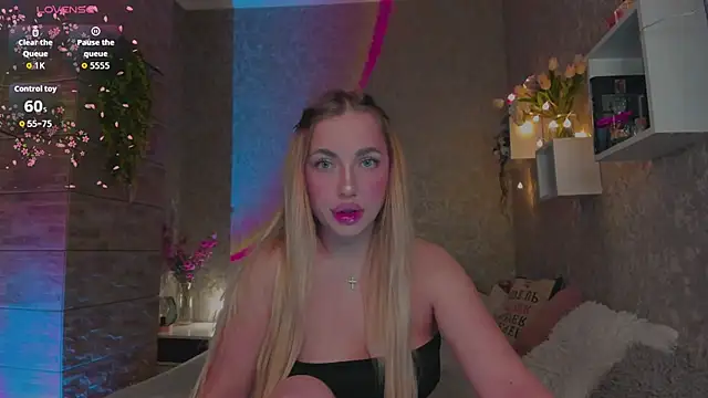 Mika Rayy online show from May 2, 8:12 pm