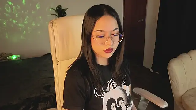 Renaxi Smith online show from September 23, 7:56 pm