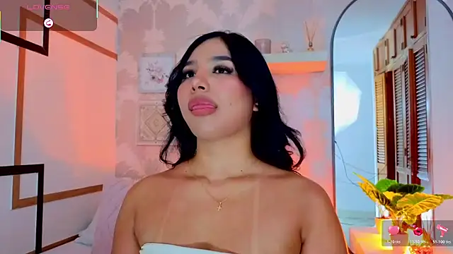 CharlotteGraay online show from July 17, 8:12 pm
