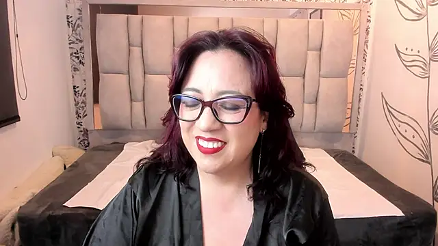 Victoria Adamns online show from November 17, 12:39 pm