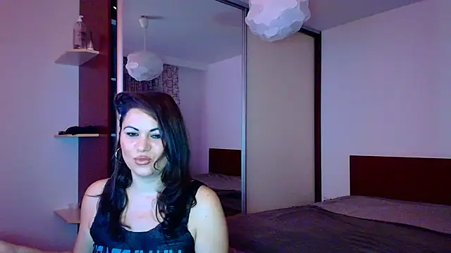 Snapshot of VixenVibesX chatting on October 15, 7:38 pm VixenVibesX online show from October 15, 7:38 pm