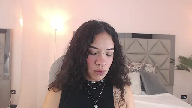 ilitzy cardona online show from January 7, 3:10 am