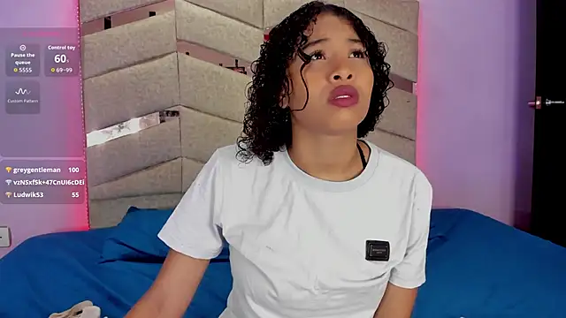 BrigitteRoy  online show from October 25, 2:52 am