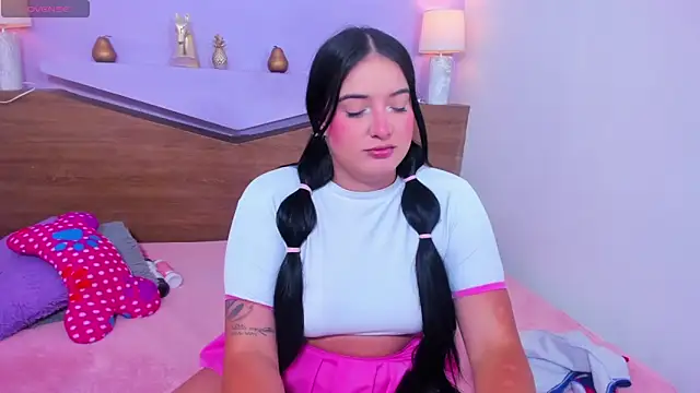 Snapshot of ScarletEmber3 chatting on October 2, 10:48 pm ScarletEmber3 online show from October 2, 10:48 pm