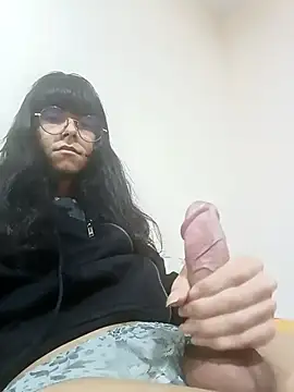 ChloeRaccoon online show from April 11, 11:08 pm