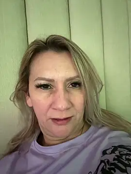 Snapshot of AtheneaRusell chatting on October 2, 7:19 pm AtheneaRusell online show from October 2, 7:19 pm