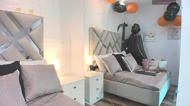 raquell moore online show from October 16, 11:29 pm