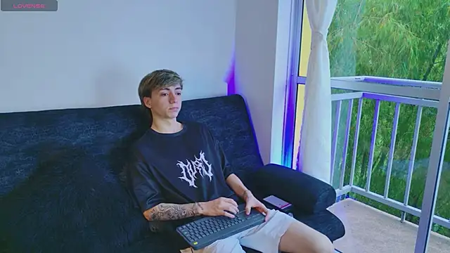 ethan and ava online show from October 10, 12:32 pm