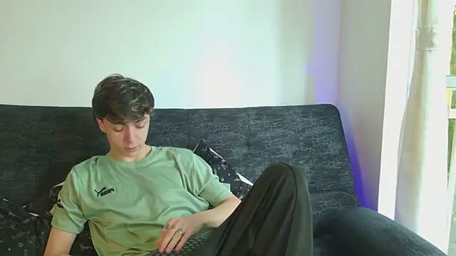 ethan and ava online show from March 1, 1:22 pm