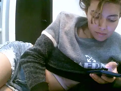 VittoriaTaylor online show from December 16, 10:26 pm