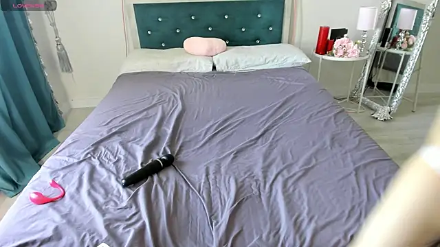 novaaskyy online show from June 23, 4:54 am