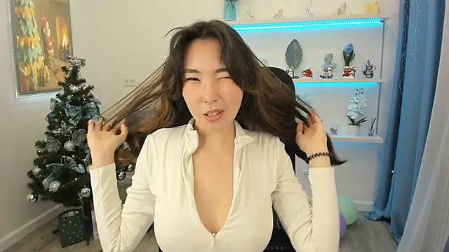 AnnaReyla online show from December 4, 7:14 pm