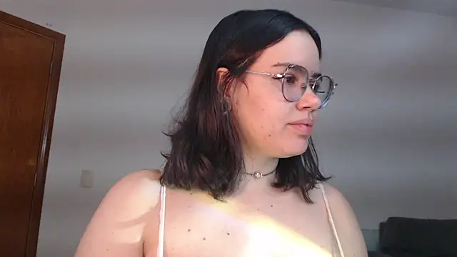 crystalll room online show from July 12, 2:01 am