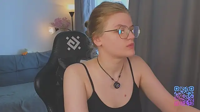 JessieVibes online show from June 21, 2:10 pm