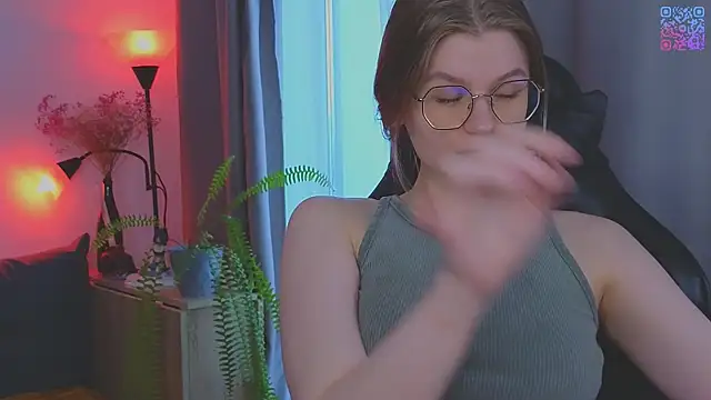  JessieVibes online show from May 2, 1:47 pm