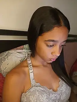 Zoe Sweett18 online show from June 16, 6:20 pm