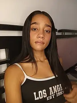 Zoe Sweett18 online show from August 3, 6:13 pm