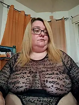 diosacurvy1984 online show from February 5, 8:50 am