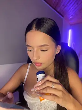 Sofia18 pinkk online show from June 11, 3:14 am