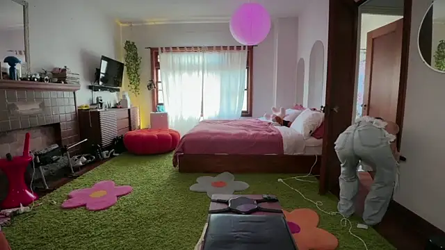 pnkgf online show from December 13, 9:21 pm