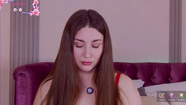KiraBarlows online show from May 3, 7:39 pm