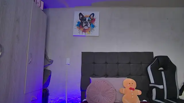 AmandaBrooks 18 online show from June 16, 4:46 am