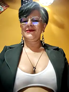 ilonna2025 online show from July 22, 10:33 pm