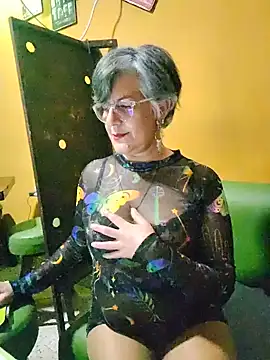 ilonna2025 online show from June 30, 11:37 pm