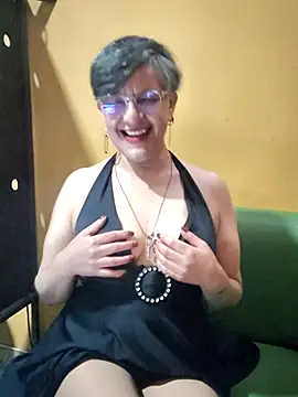 ilonna2025 online show from July 21, 10:32 pm
