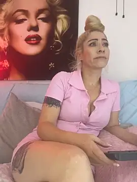 viktoria davis  online show from June 12, 3:03 am