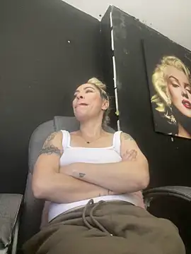 viktoria davis  online show from March 7, 11:23 pm