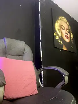 viktoria davis  online show from November 2, 1:42 am