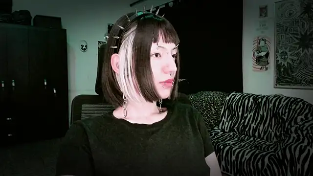roxy toxic online show from April 29, 2:37 am