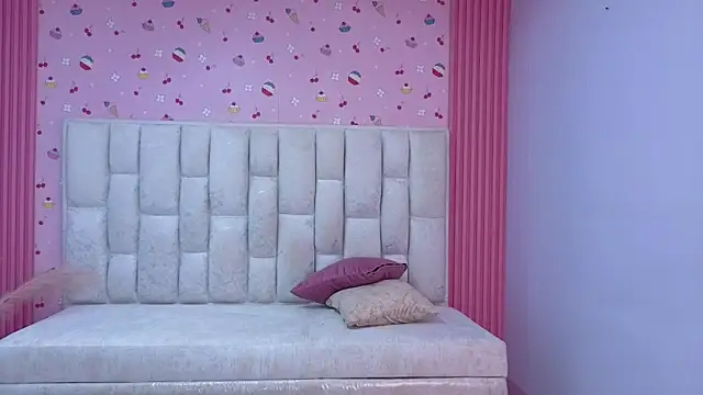 shalon diaz s online show from June 9, 1:43 pm