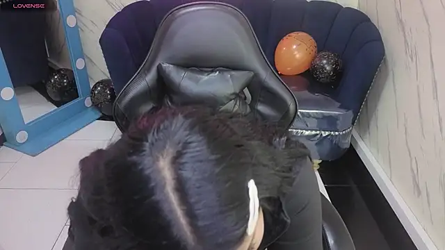 Paulette v online show from October 25, 1:08 pm