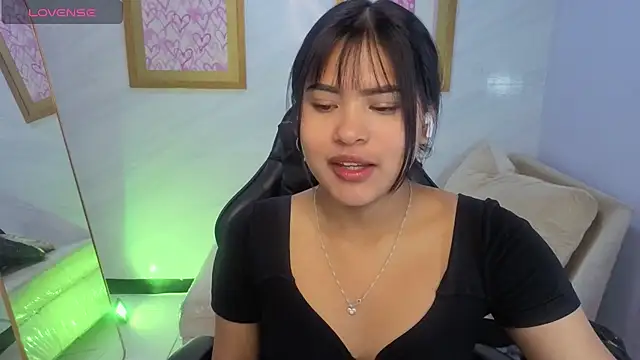 Paulette v online show from February 23, 1:10 pm